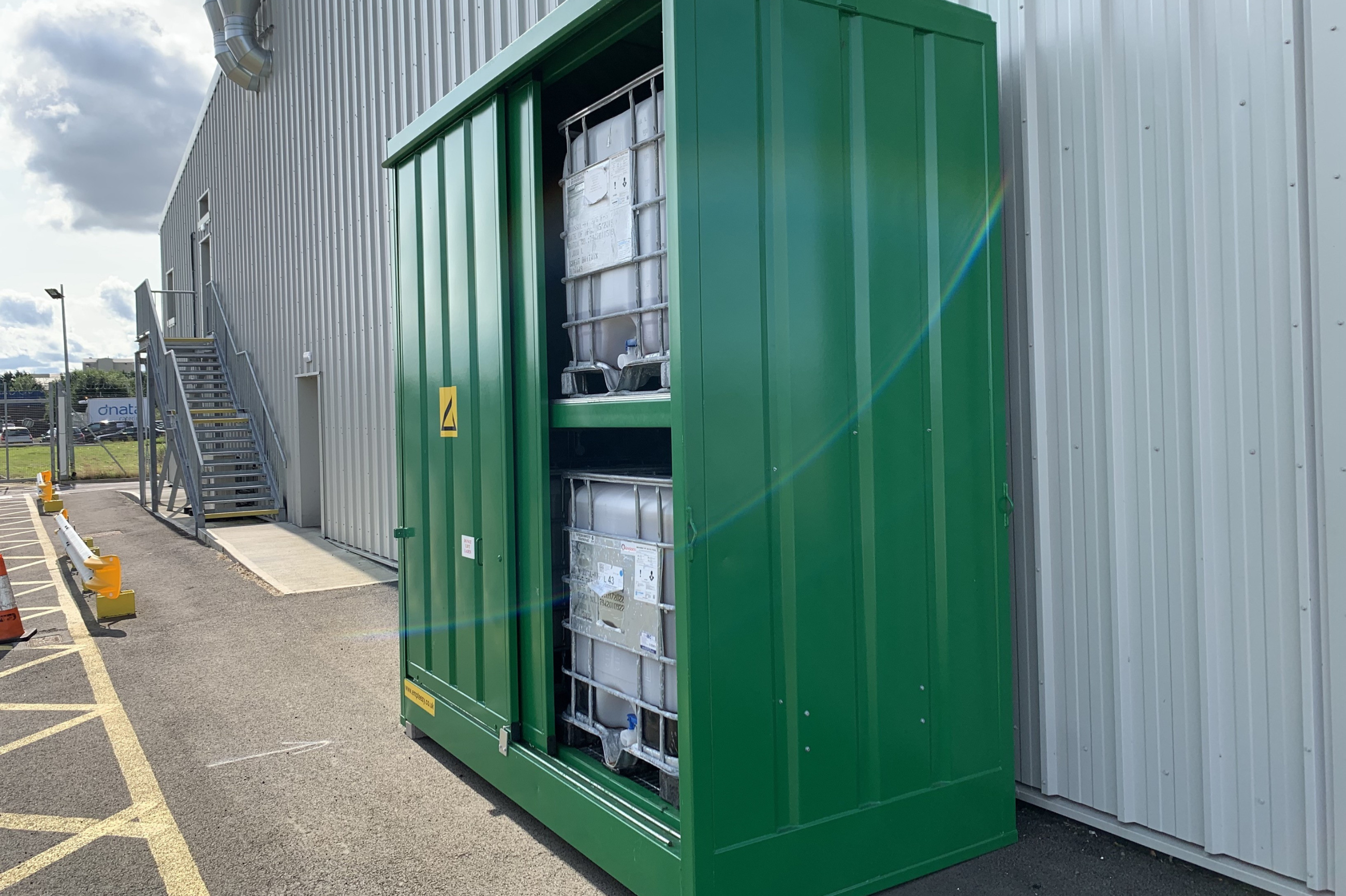 Edinburgh Airport DPU16 green with open doors