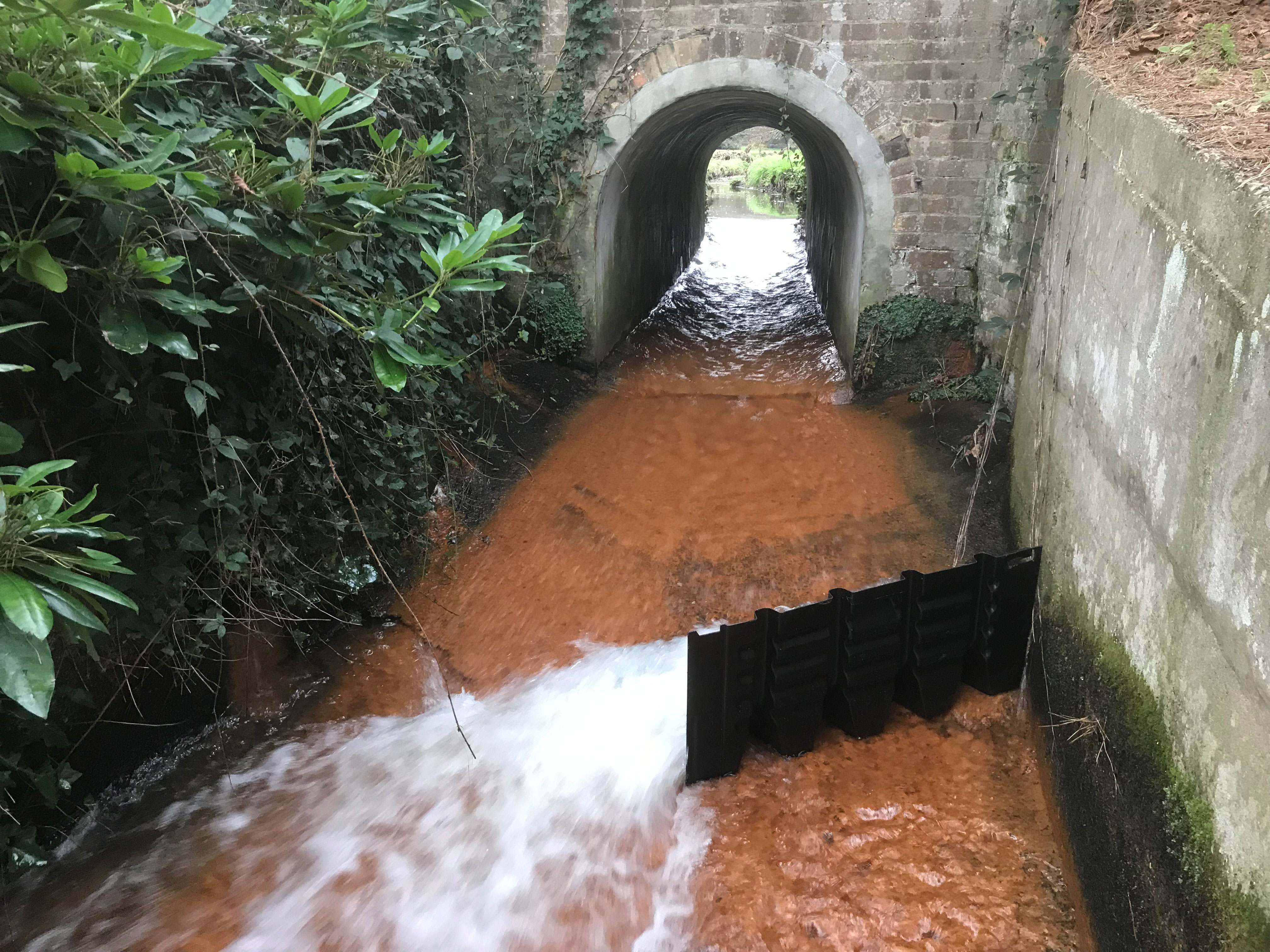 floodfence-divert-stream